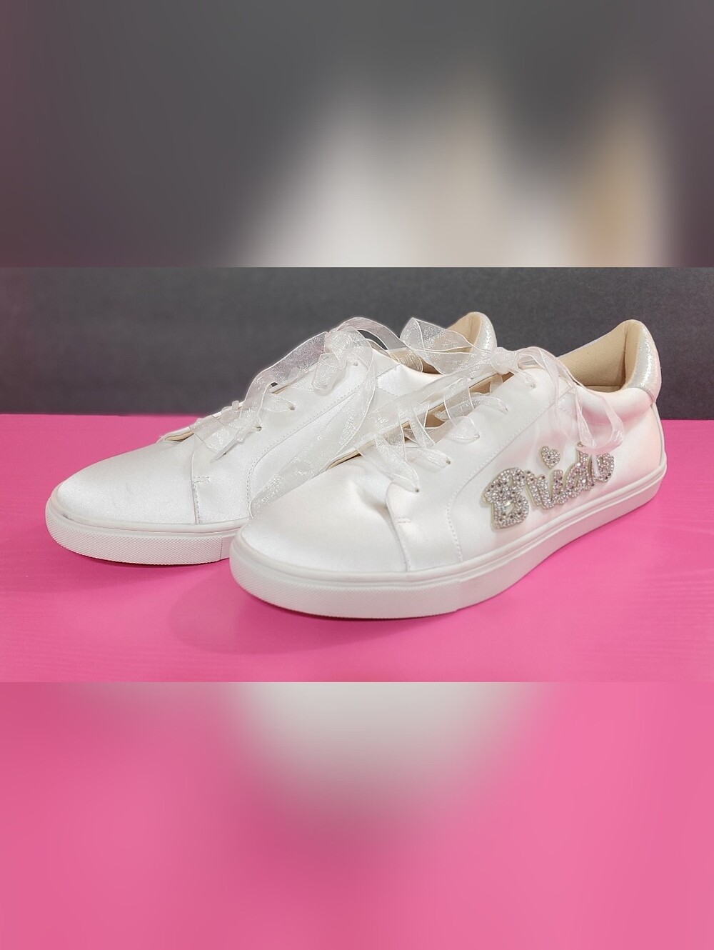 Betsey Johnson White Sparkle Bride Embellished Low-Top Sneaker Size 11 (1073)